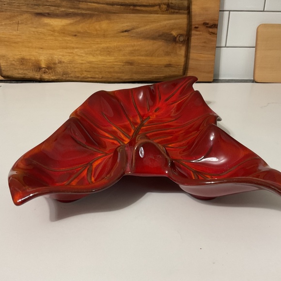 VTG Beautiful Red Leaf Shaped Tray Blue Mountain Pottery - Picture 4 of 7